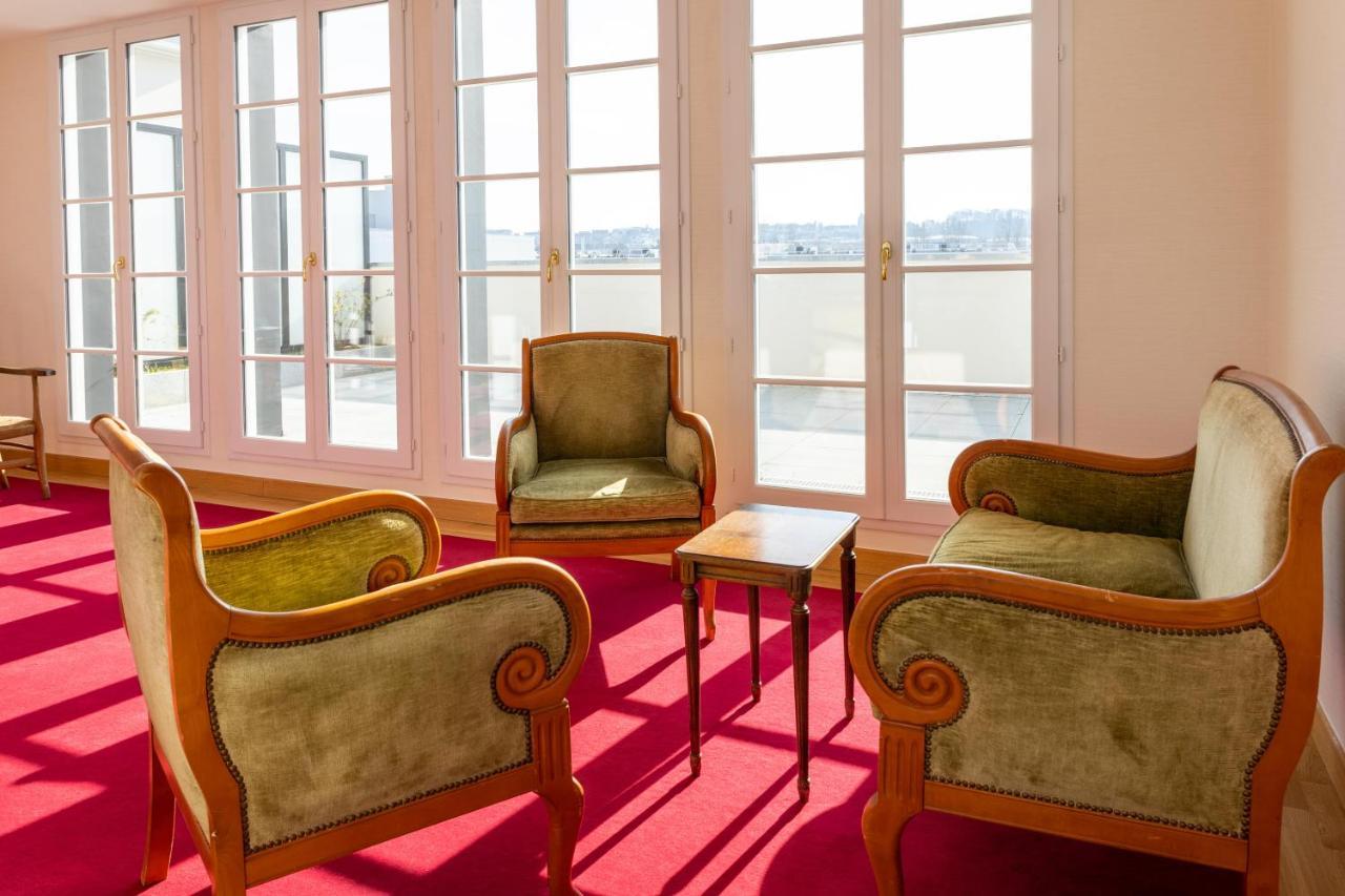 Villa Medicis Versailles Saint-Cyr-L'Ecole Luaran gambar