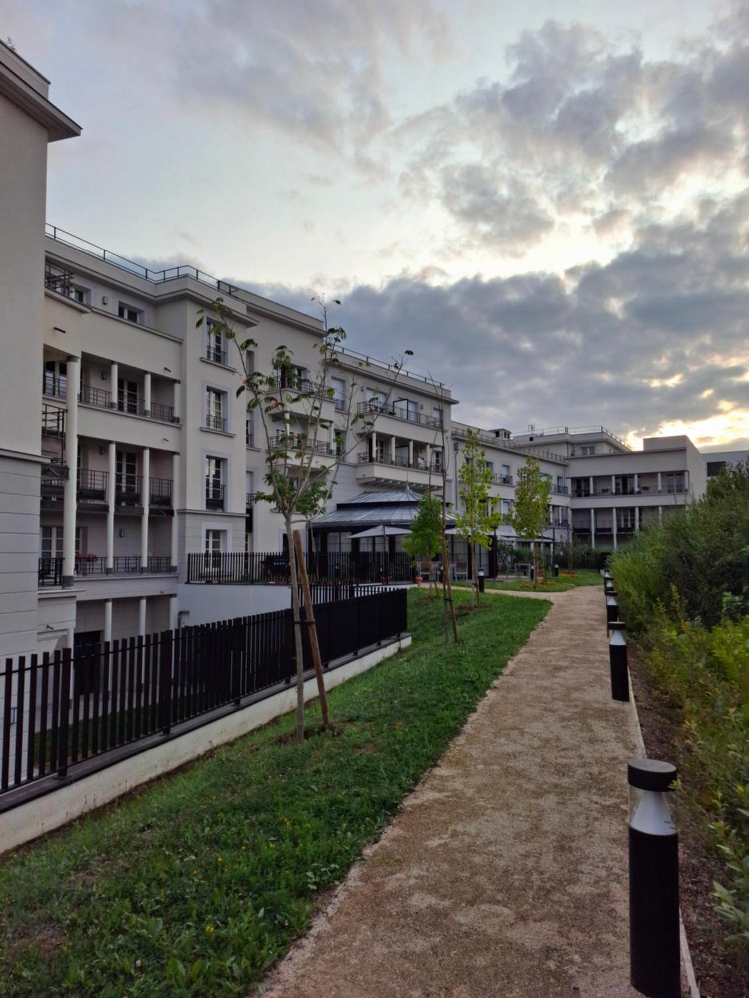 Villa Medicis Versailles Saint-Cyr-L'Ecole Luaran gambar