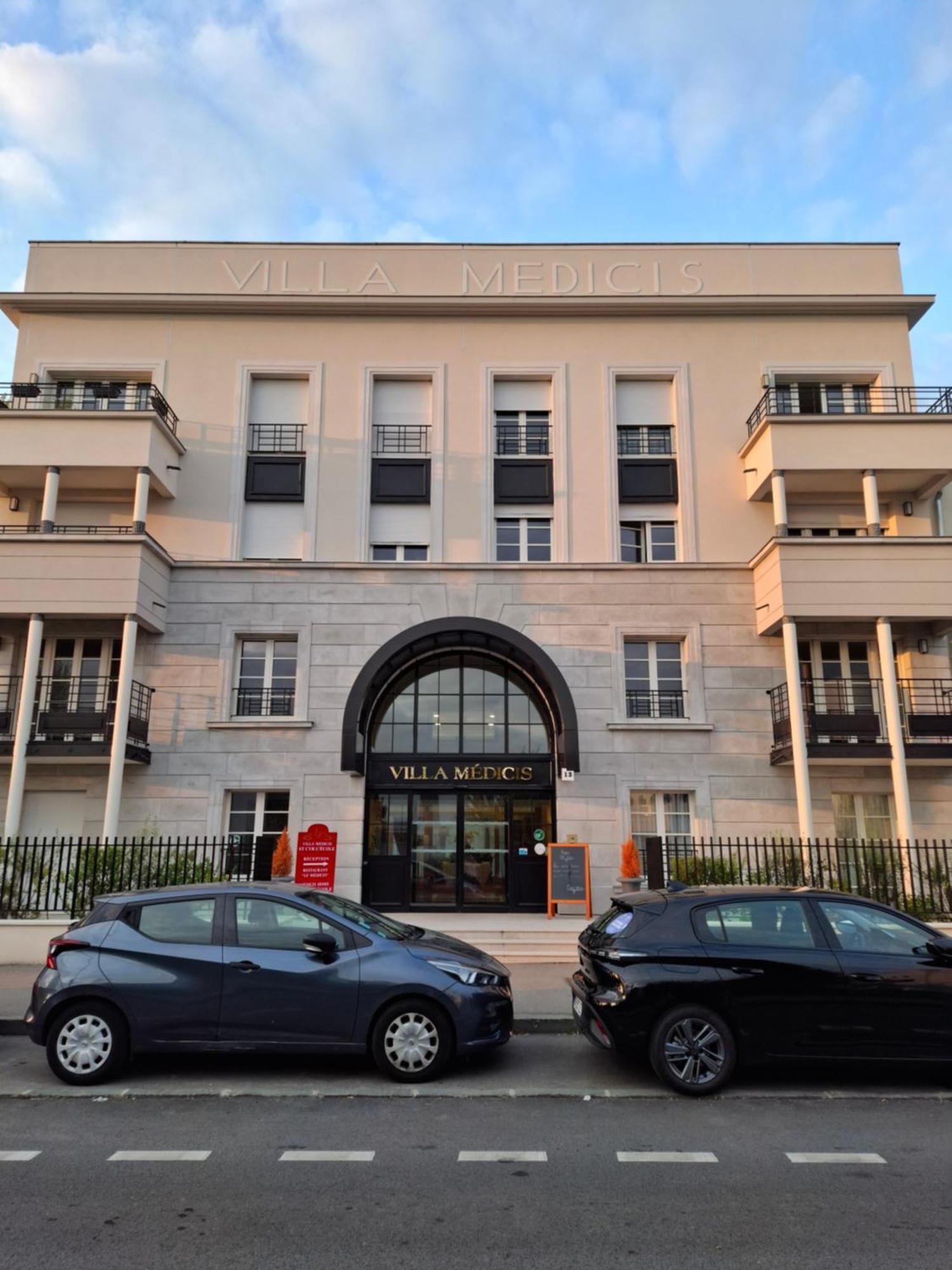 Villa Medicis Versailles Saint-Cyr-L'Ecole Luaran gambar